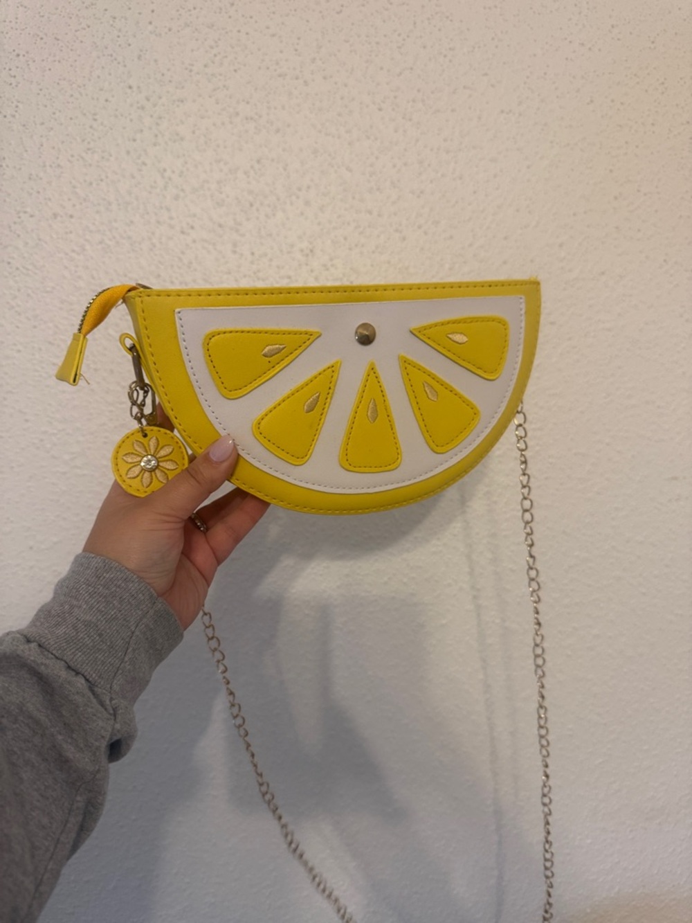 Fruit Shape Crossbody Bag Set - Pineapple, Watermelon, Strawberry, Lemon - Picture 2 of 7